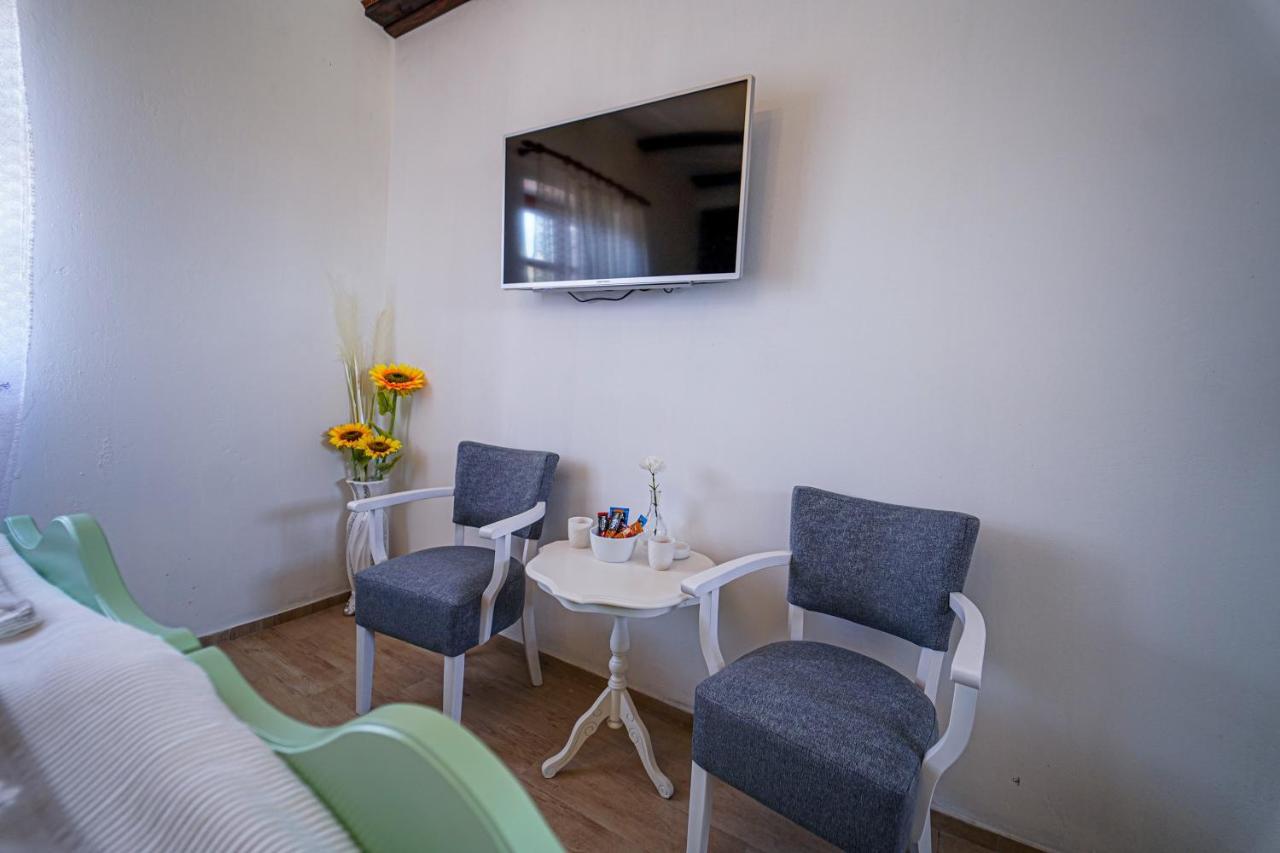 Salas Isailovi Sremska Mitrovica Extérieur photo