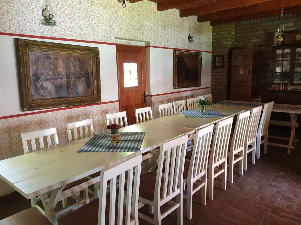 Salas Isailovi Sremska Mitrovica Extérieur photo