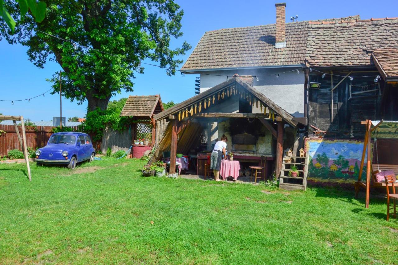 Salas Isailovi Sremska Mitrovica Extérieur photo