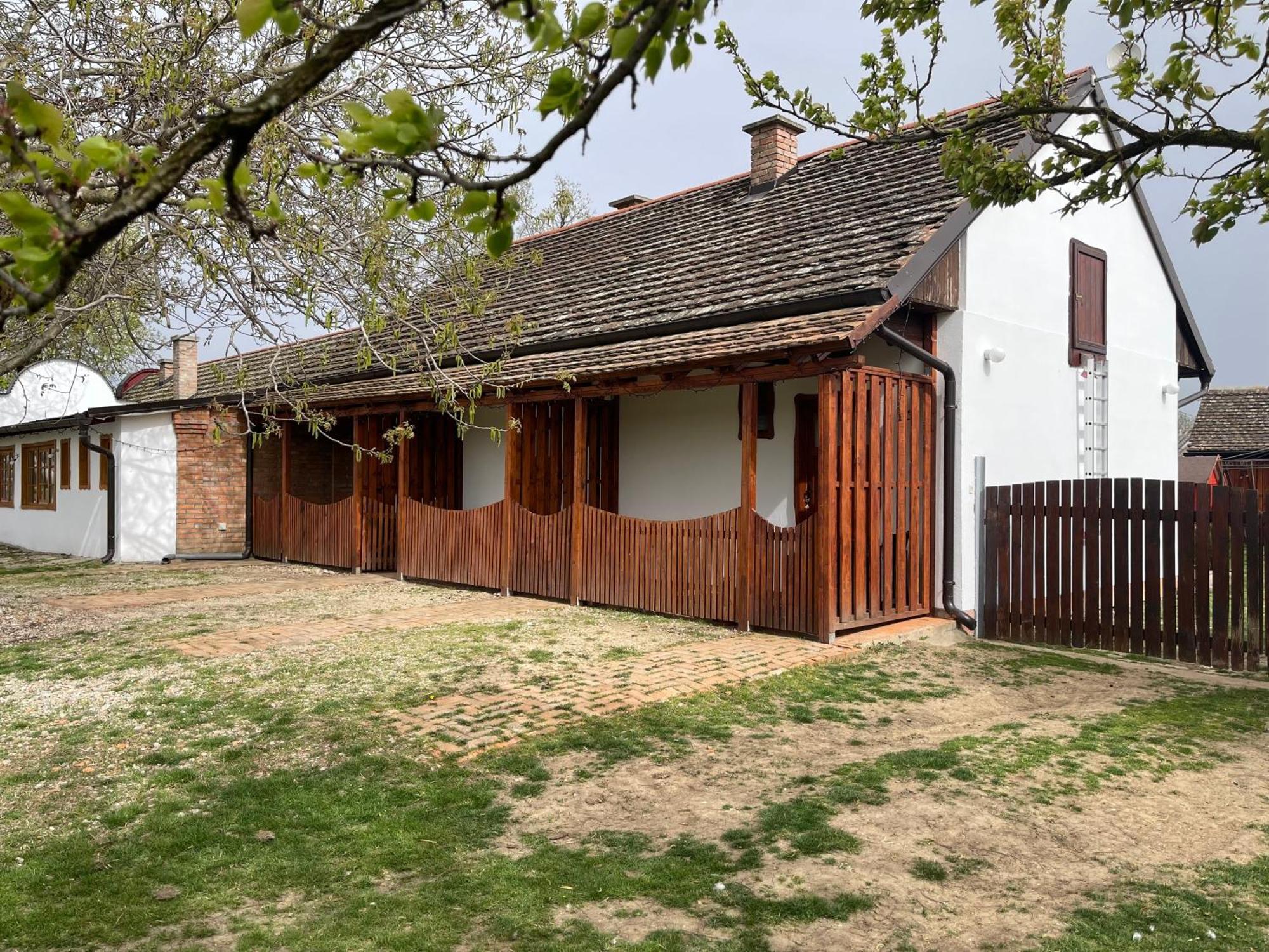 Salas Isailovi Sremska Mitrovica Extérieur photo